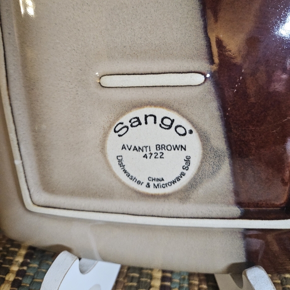 Retired Sango glazed stoneware Avanti Brown 8" square salad plate 4722 - Picture 6 of 6
